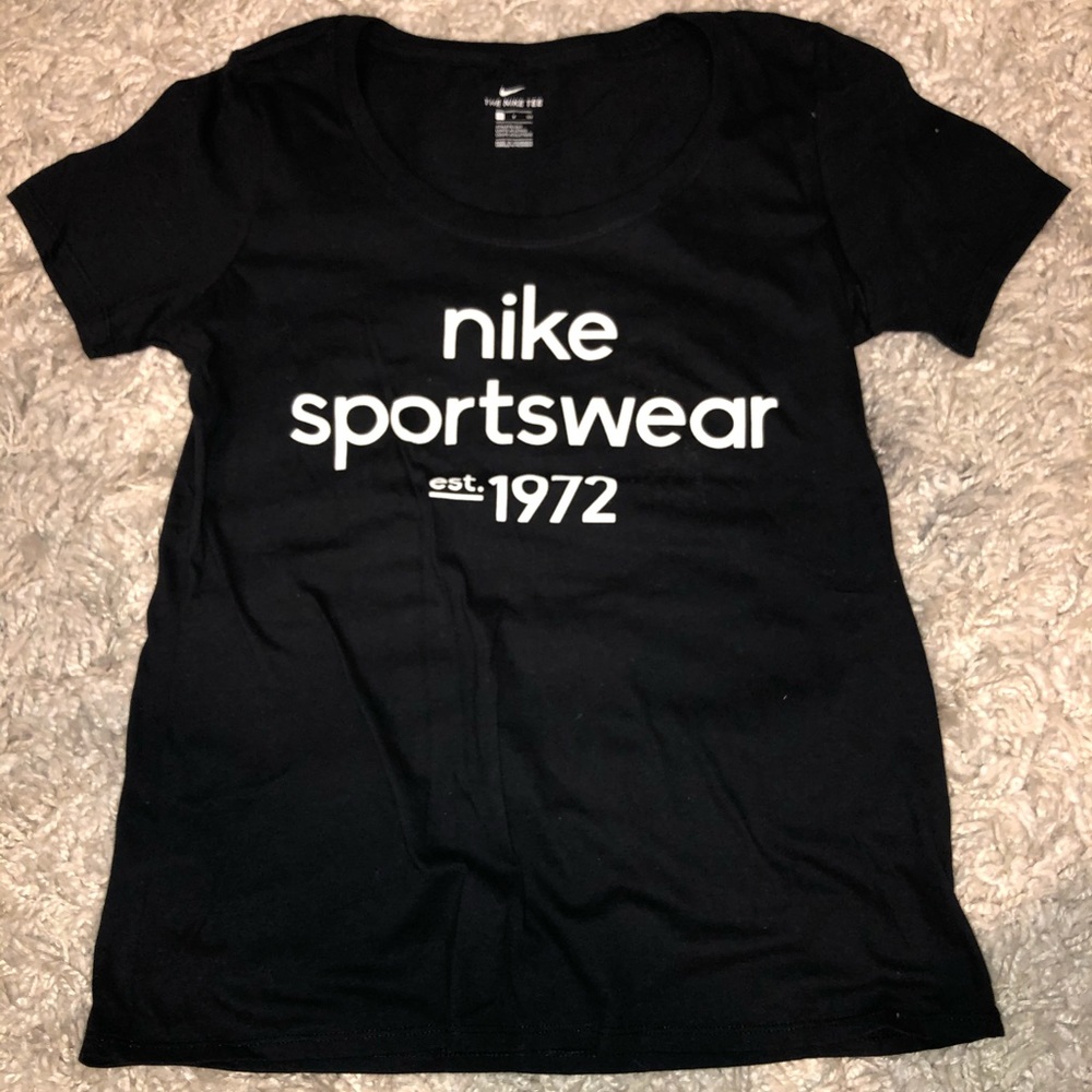 womens nike athletic top